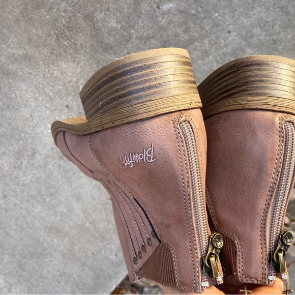 Blowfish Light Brown Ankle Booties - Picture 8 of 8